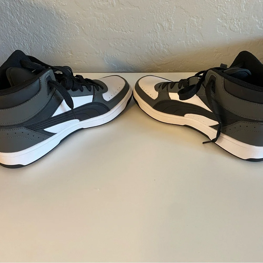 PUMA Black and Gray Sneakers - Picture 2 of 8